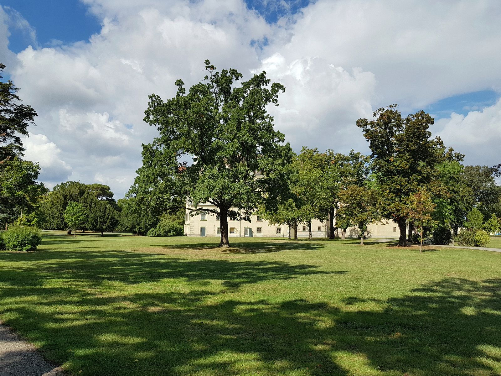Schlosspark_Laxenburg_20220912_114943.jpg