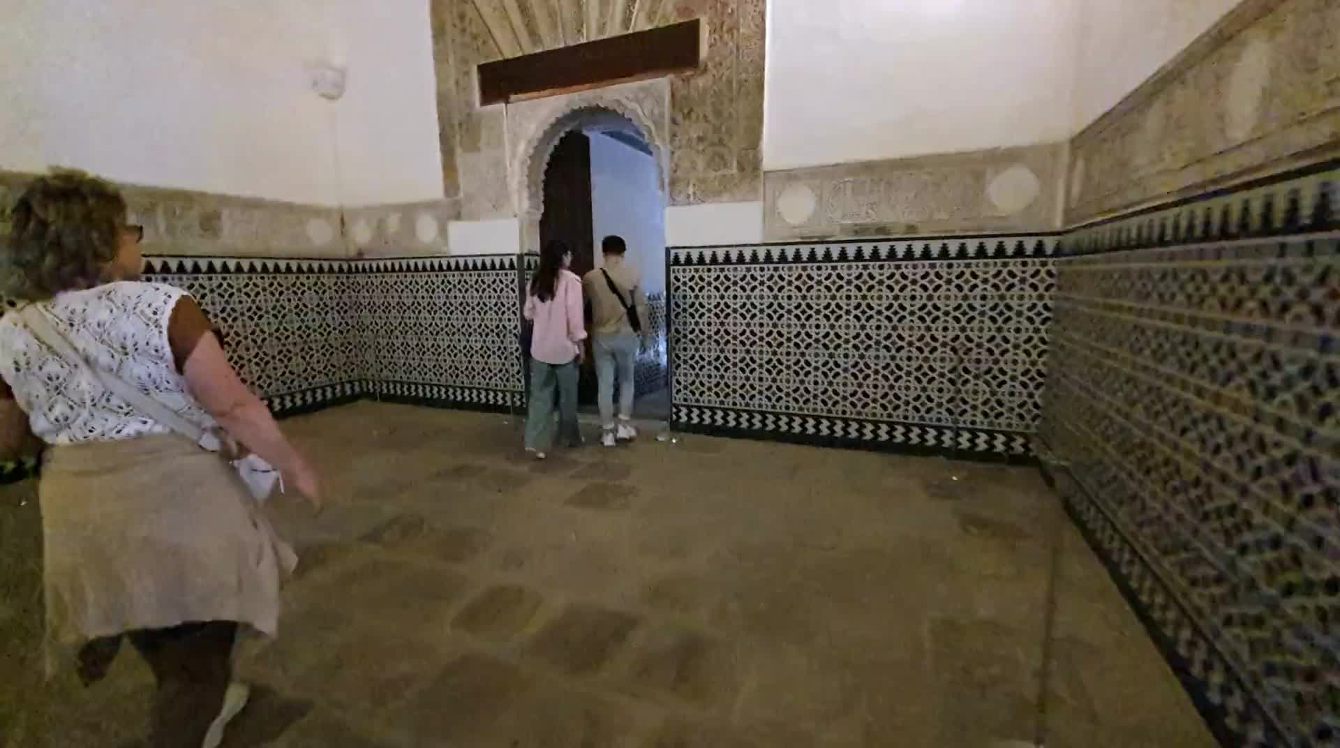 VID_20250506_171953.mp4